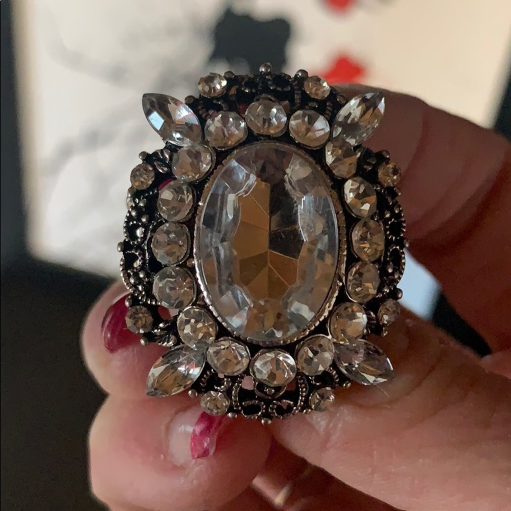 NWOT Beautiful Stretchy Ring